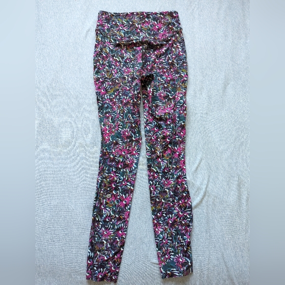 Lululemon Base Pace High-Rise Tight 28" *Brushed in Floral Electric Multi - Picture 5 of 11